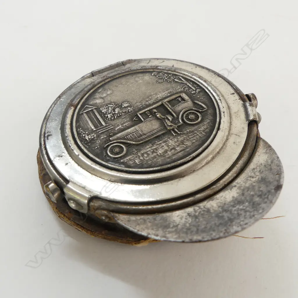 ART DECO SILVER PLATE & LEATHER NOVELTY CHAFFEURS CAP FORM PURSE  Image 1++
