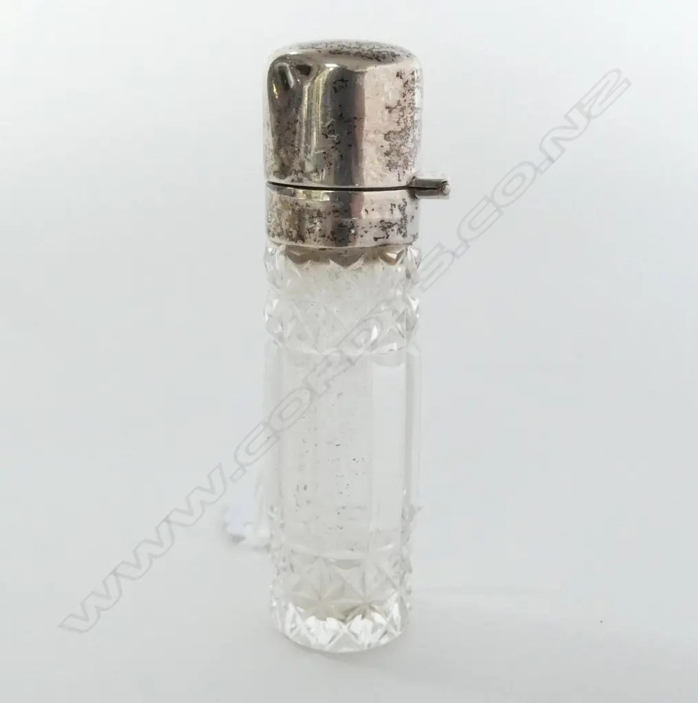 EDWARDIAN SILVER TOPPED CUT CRYSTAL SCENT BOTTLE Birmingham 1906 H.84mm  Image 1++