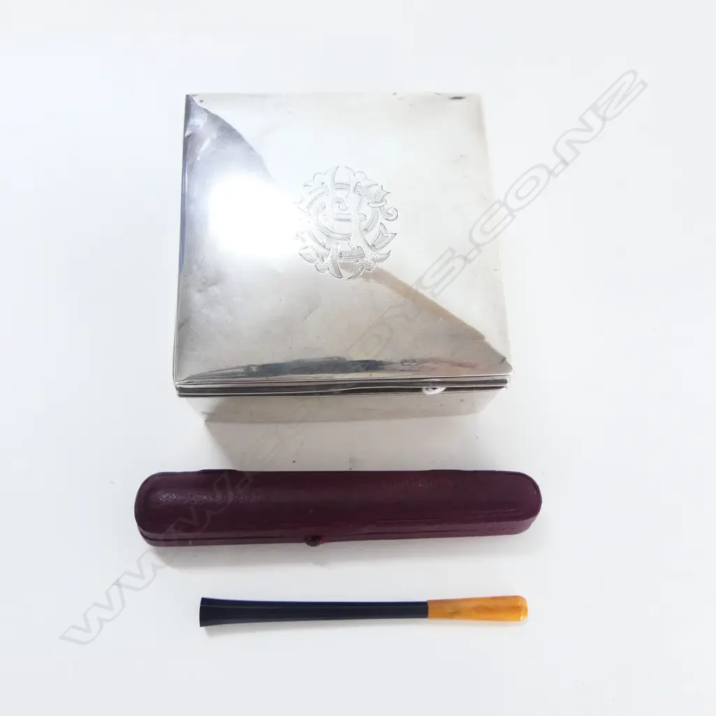 Birmingham 1915 SILVER DRESSING TABLE BOX wood lined 90 x 95mm + cigarette holder in case Image 1++