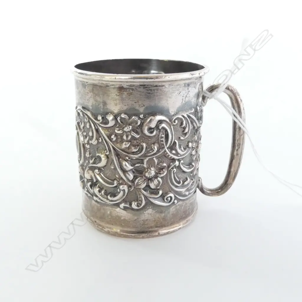 EDWARDIAN Birmingham 1905 SILVER EMBOSSED CHRISTENING MUG 38.9 gms Image 1++