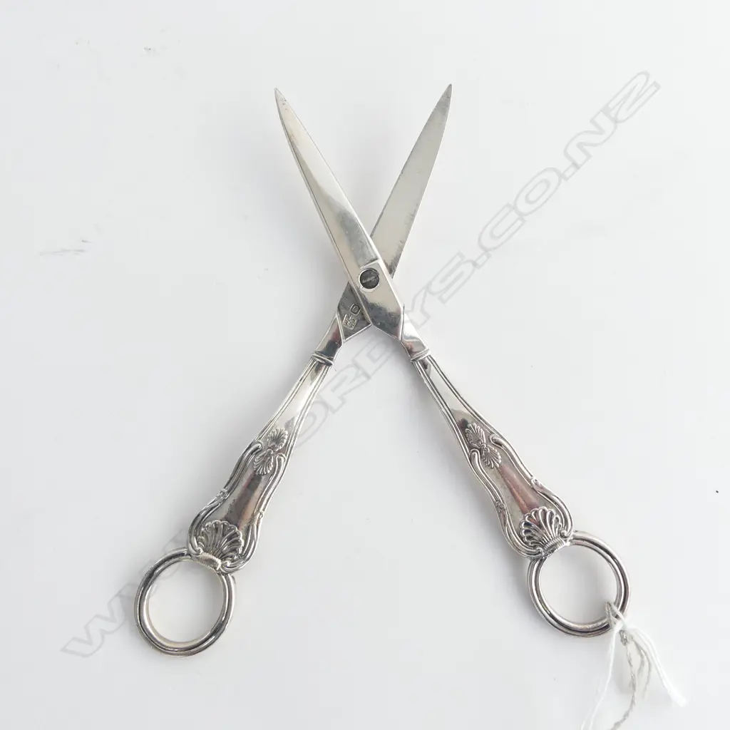GEORGE III PR SILVER GRAPE SCISSORS L.1815 Wm Eley Wm fearn. 92gms Image 1++