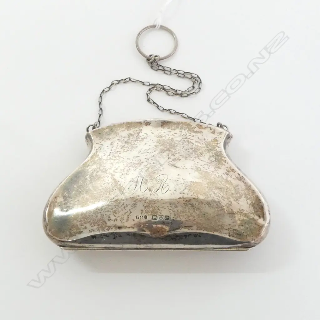 Chester 1915 SILVER PURSE leather fitted interior W.110mm. w finger chain attachment Image 1++