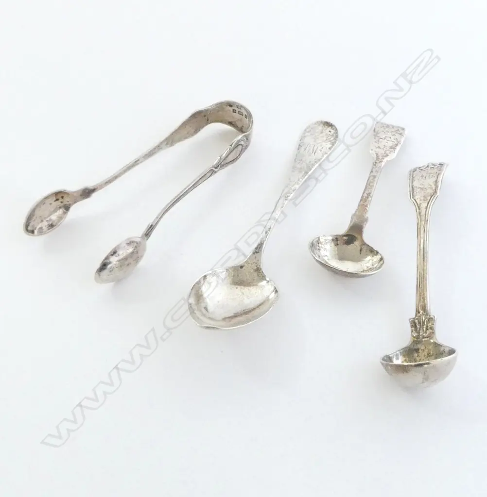 4 SILVER SPOONS: London 1835 salt spoon fiddle thread & shell + Vict. salt spoon + tongs + teaspoon 92gms Image 1++