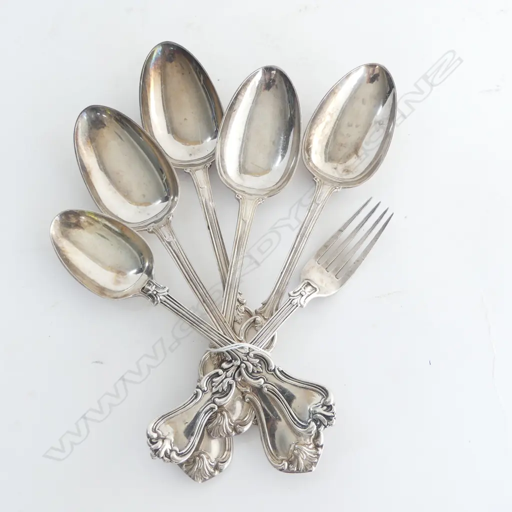 6  VICTORIAN SILVER MATCHING PATTERN CUTLERY ITEMS: 4 TABLE SPOONS L1857 ETC 434gms Image 1++
