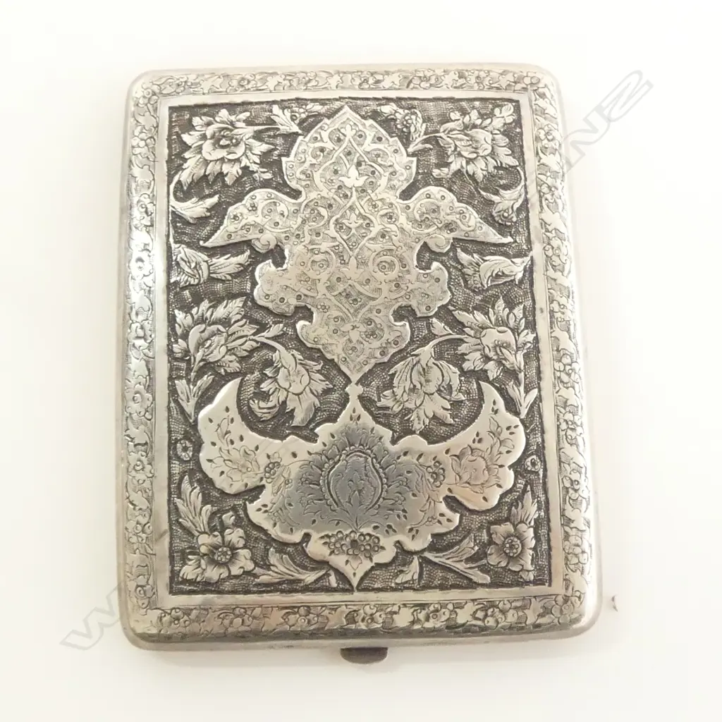 HEAVY DAMASCUS SILVER ENGRAVED CIGARETTE CASE 156gms Image 1++