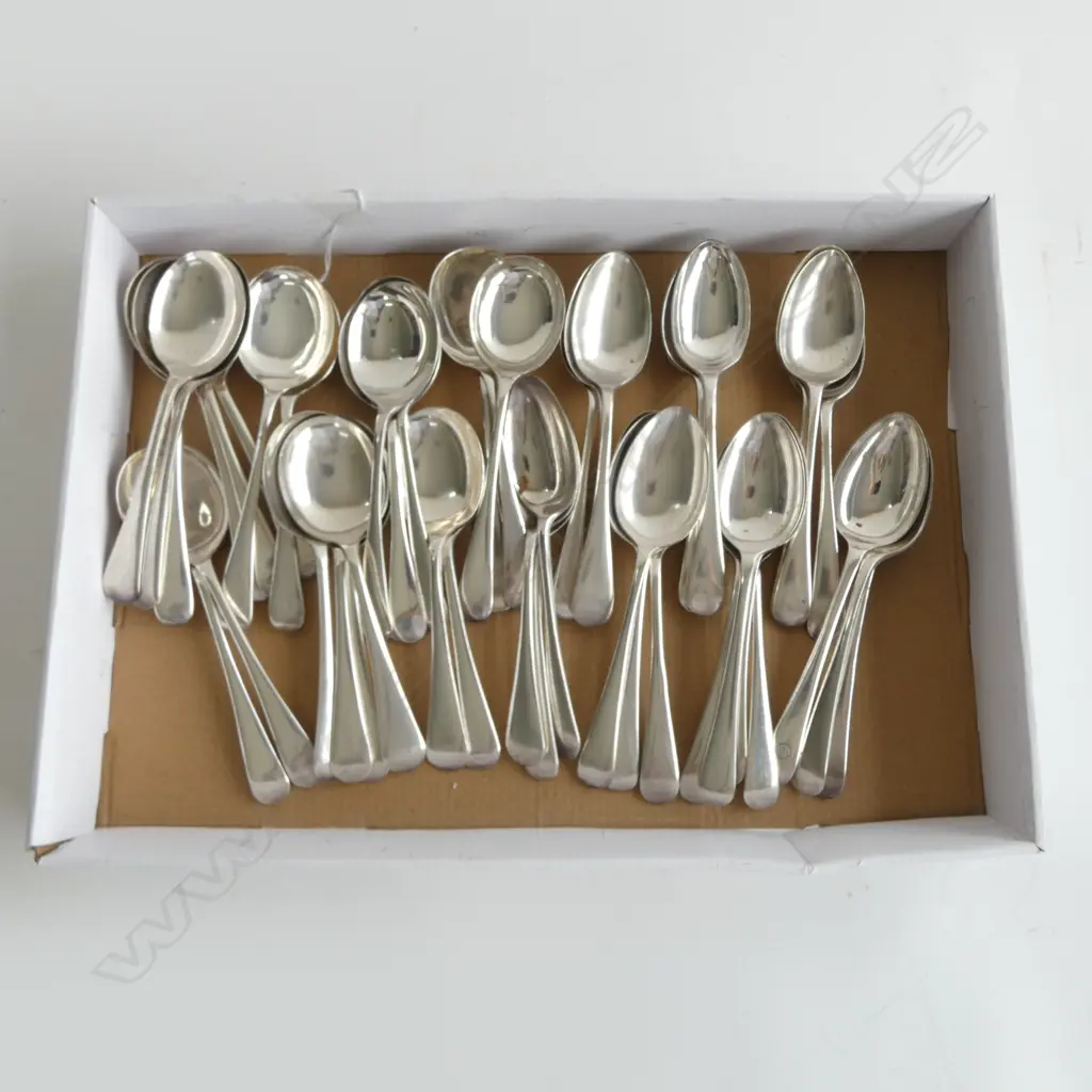44PCS SILVER PLATED ‘OLD ENGLISH’ DESSERT & SOUP SPOONS 22 OF EACH Image 1++