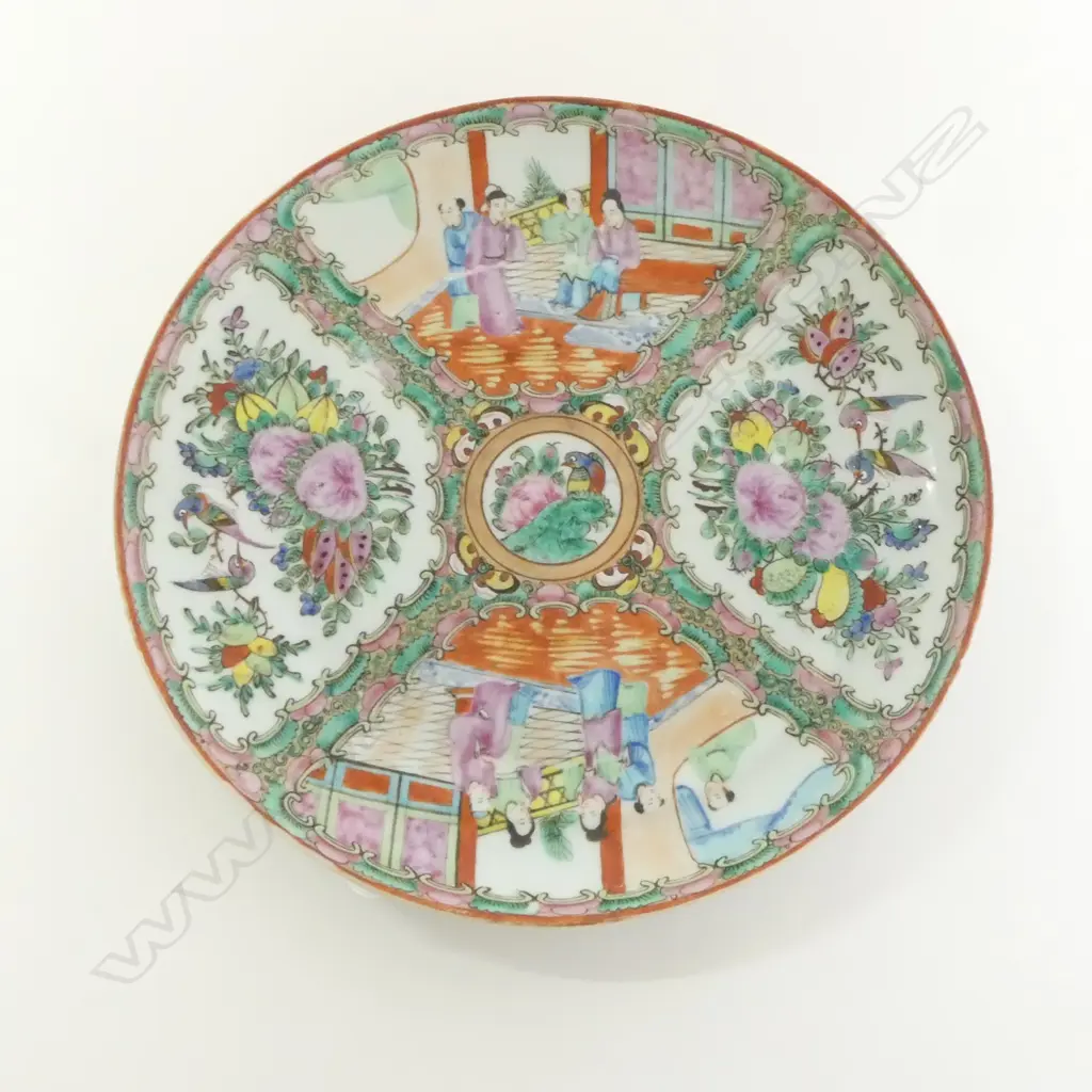 CHINESE FAMILLE ROSE PLATE, 260mm dia Image 1++