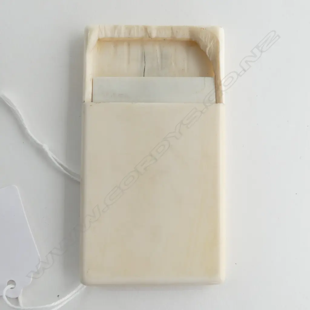 late 19thC CHINESE CARVED IVORY CARD CASE back of lid broken off & not present. 88 x 48mm Image 1++