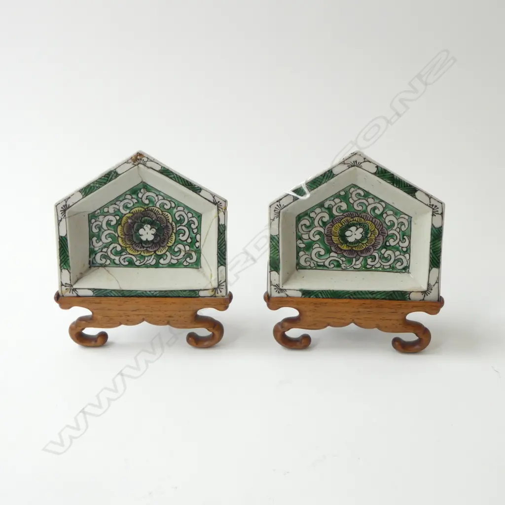 PR CHINESE FAMILLE VERTE BISCUIT DISHES, KONGXI (1662-1722)  1 repaired 105x90mm Image 1++