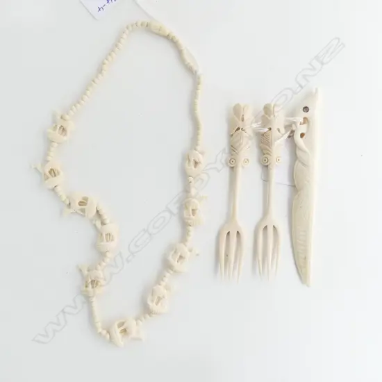 CARVED IVORY CAMEL BEAD NECKLACE L.245mm & 3 BONE