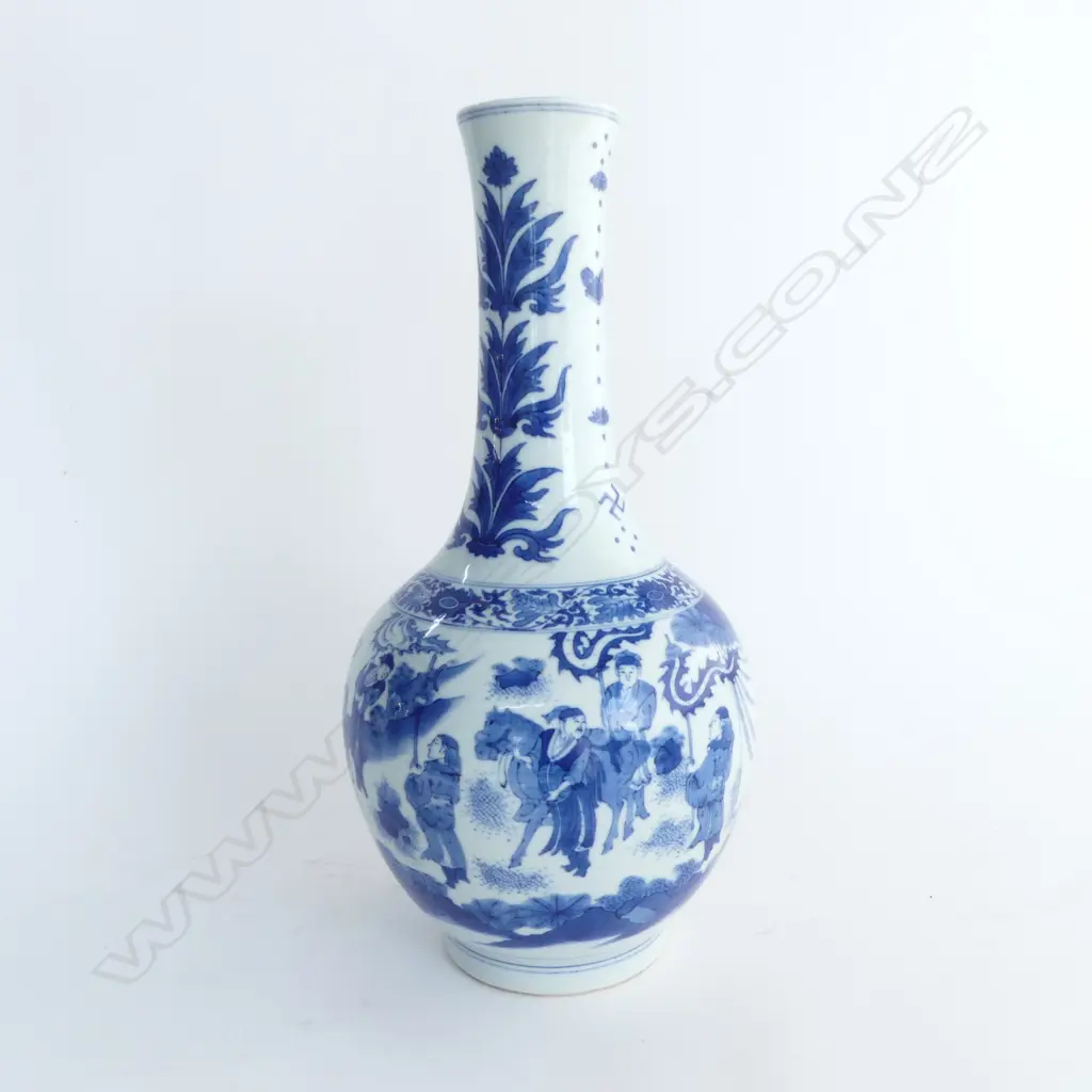 CHINESE B/W VASE H.390mm Image 1++