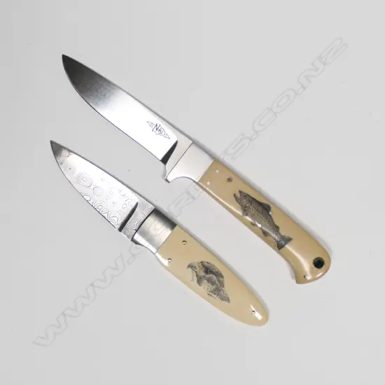 PR CUSTOM BILL NIKL BONE UTILITY KNIVES. DAMASCUS STEEL BLADES. SCRIMSHAW BIRD/TROUT. L.??