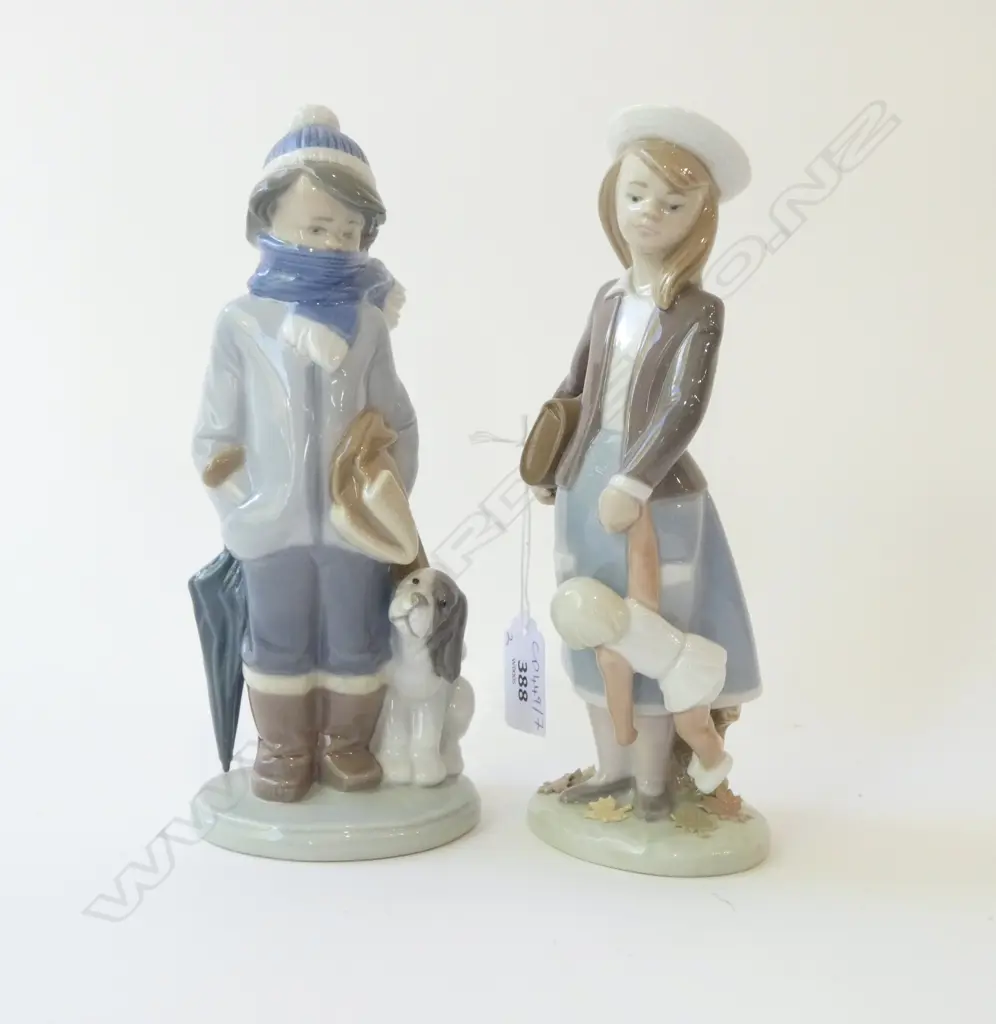 2 LLADRO FIGURINES; BOY & GIRL H.200mm Image 1++