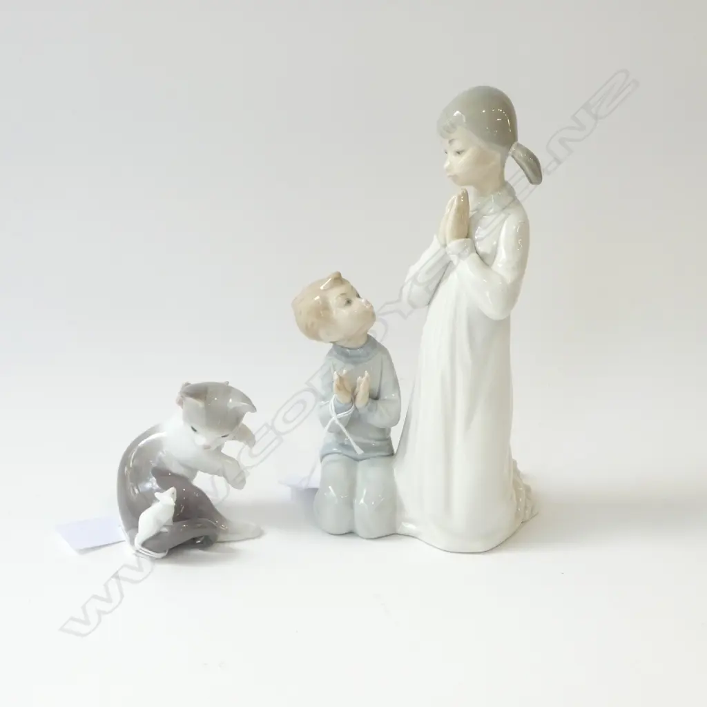 2 LLADRO: CAT + 2 CHILDREN H.220mm Image 1++