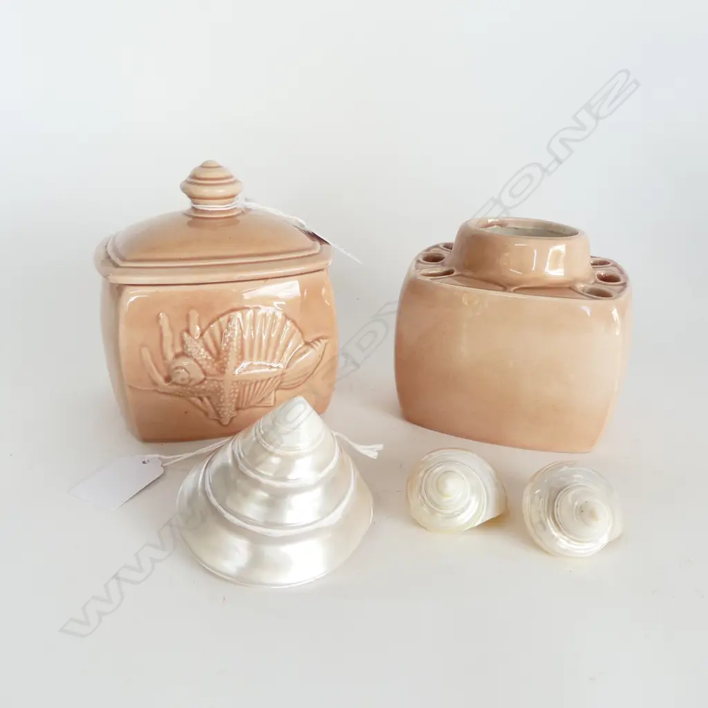 2PC RETRO DUNCAN NZ BATHROOM SET H120MM & 3 MOP SHELLS Image 1++