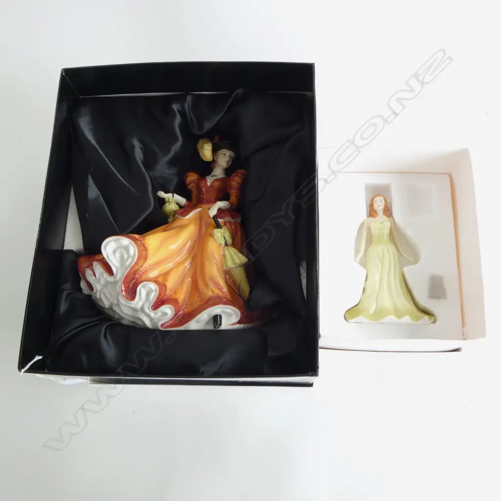 2 BOXED ROYAL DOULTON LADIES 'PERIDOT' H.175mm & FOREVER AUTUMN H.230mm Image 1++