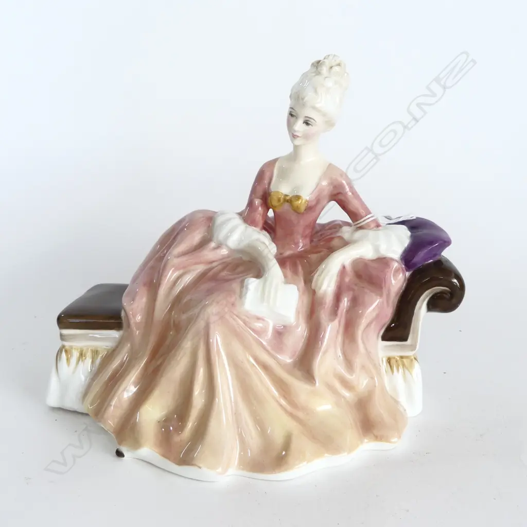 ROYAL DOULTON 'REVERIE' H.160mm Image 1++