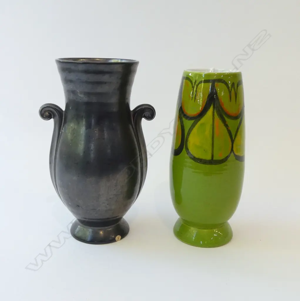 2 VASES; GREEN POOLE + BLACK LUSTRE H.230mm (base chipped) Image 1++