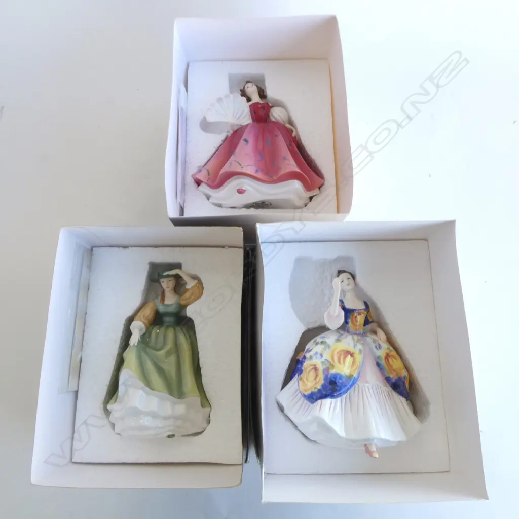 3 ROYAL DOULTON LADIES w. BOXES; CHRISTINE, BUTTERCUP, FIRST WALTZ H.170mm Image 1++