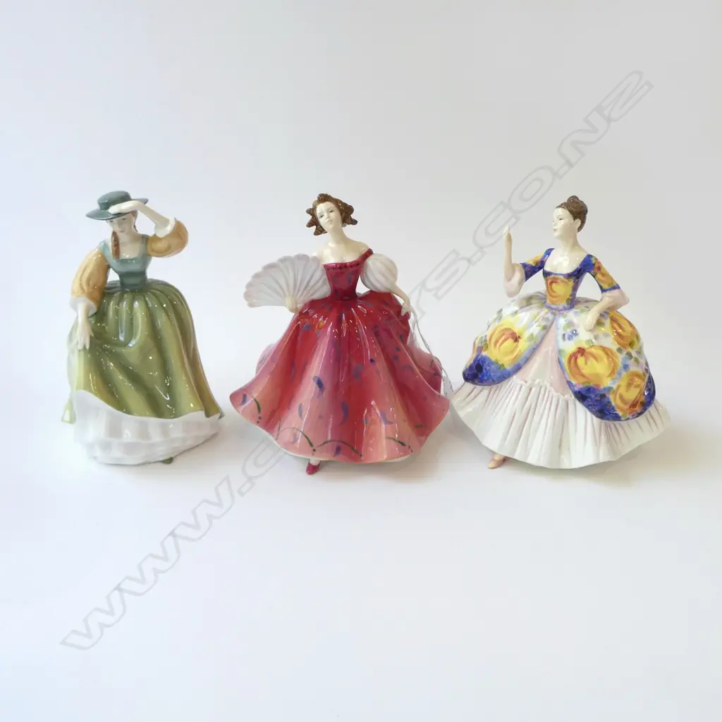 3 ROYAL DOULTON LADIES w. BOXES; CHRISTINE, BUTTERCUP, FIRST WALTZ H.170mm Image 1++