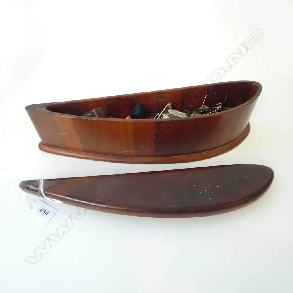 LIDDED WOODEN BOX W.340mm w. ASST. THREAD, BUTTONS ETC Image 1++
