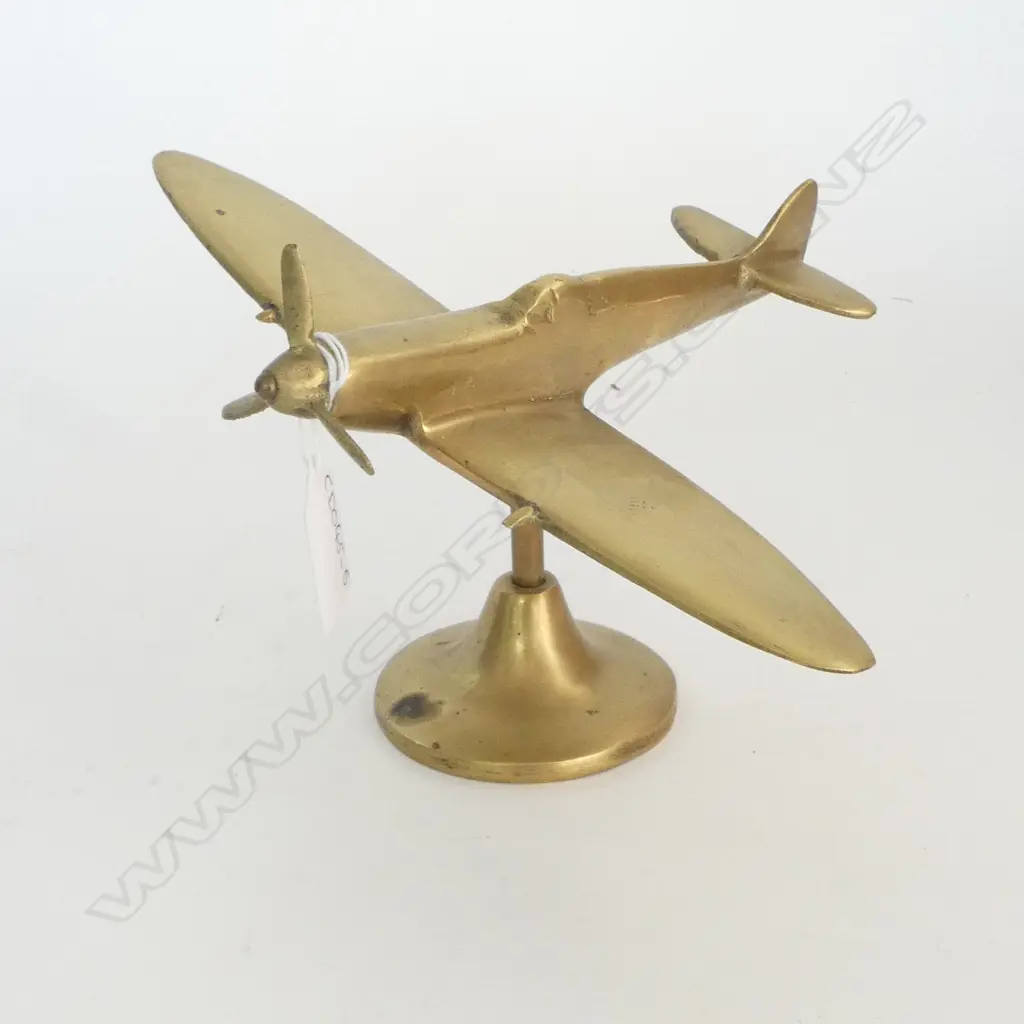 SOLID BRASS WWII AEROPLANE ON STAND H.130mm Image 1++