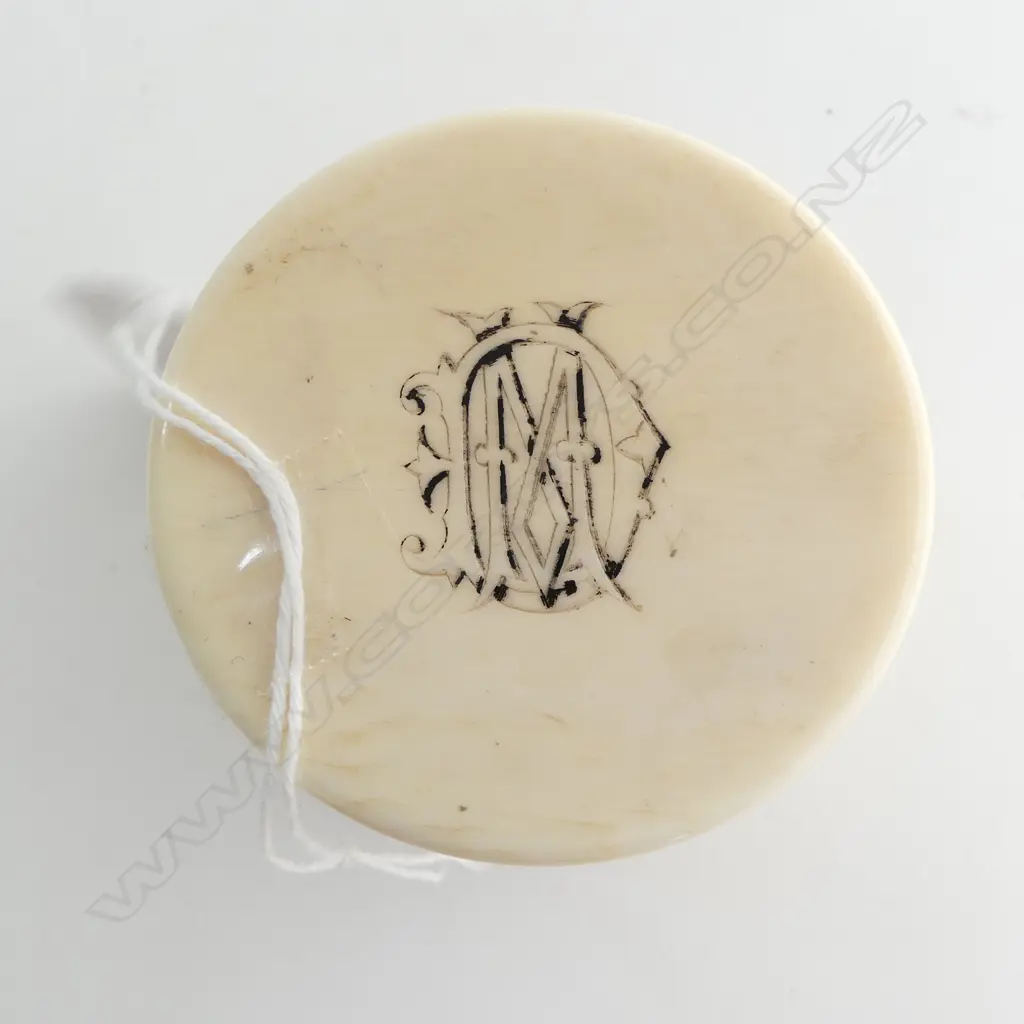 late VICTORIAN IVORY DRESSING TABLE LIDDED JAR H.60mm Image 1++