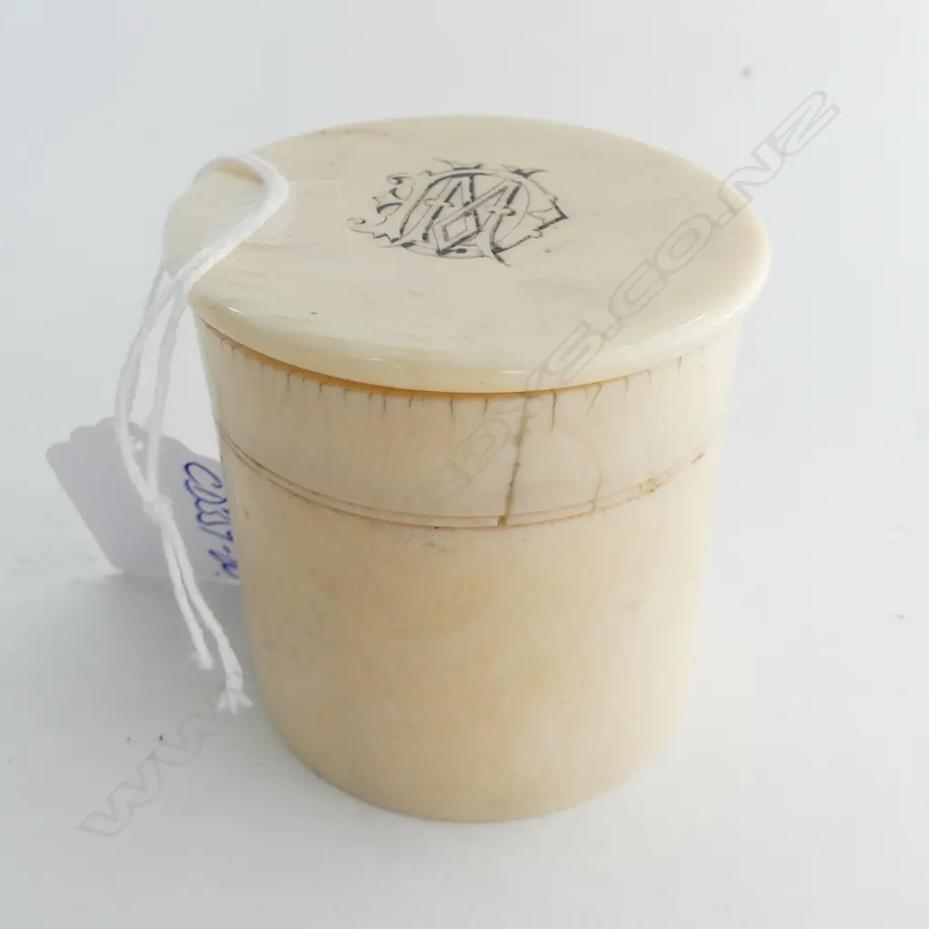 late VICTORIAN IVORY DRESSING TABLE LIDDED JAR H.60mm Image 1++
