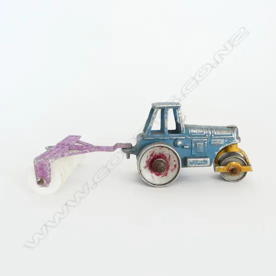FUN-HO TRACTOR & PLOUGH L.210mm