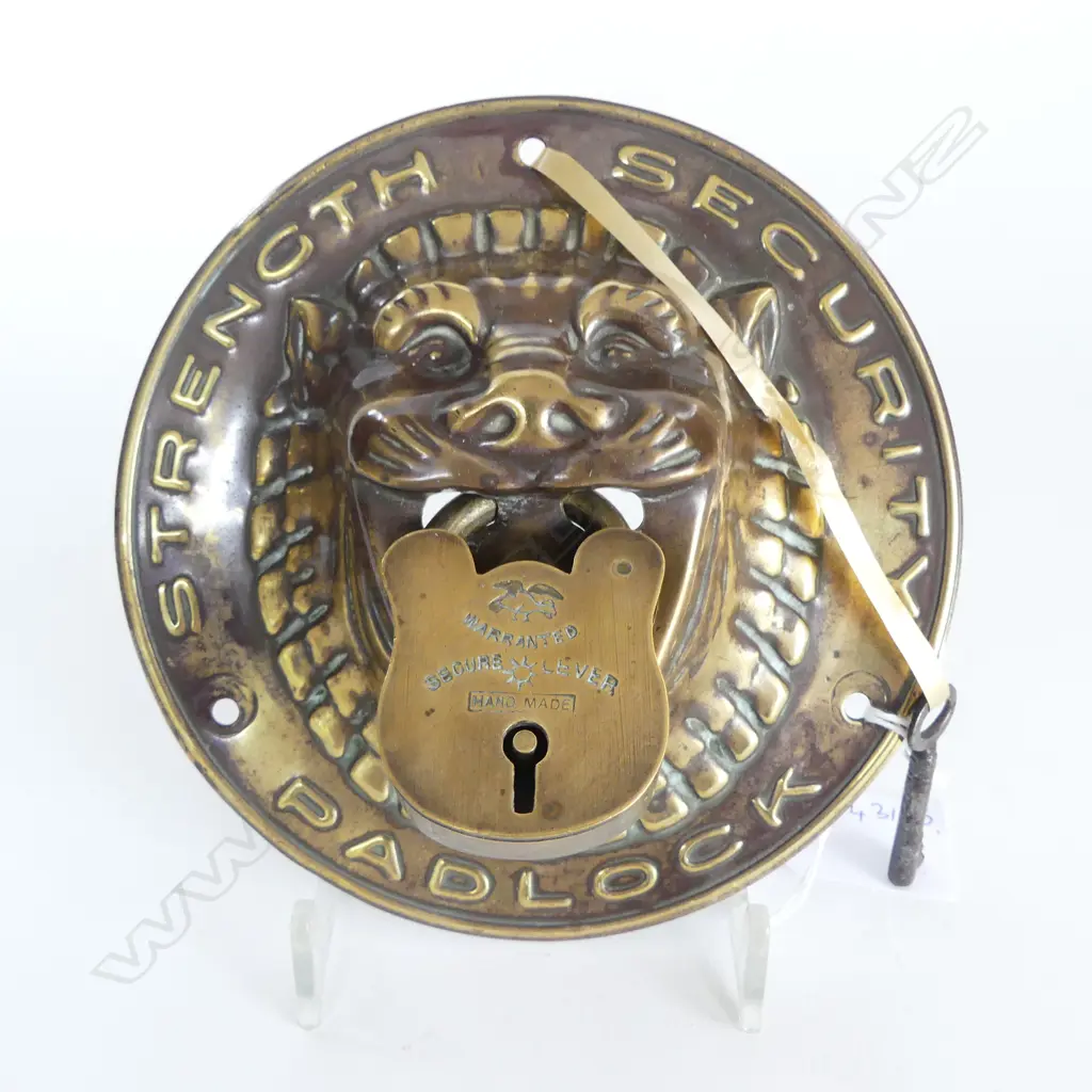VINTAGE PADLOCK & PLAQUE 140mm dia Image 1++