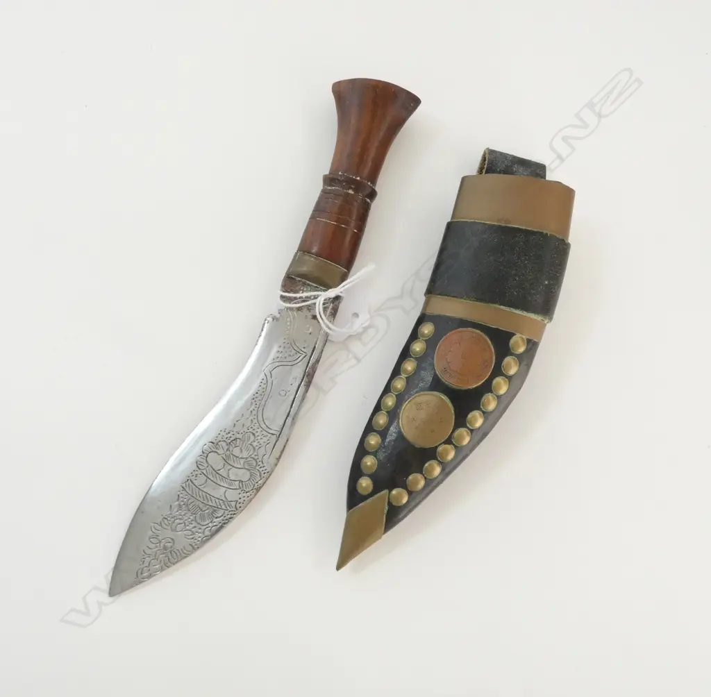SMALL LEATHER & BRASS SHEATHED KUKRI L.240mm Image 1++