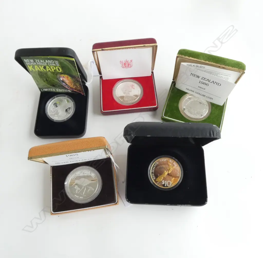 2009 LIMITED EDITION KAKAPO COIN: .999 SILVER Image 1++