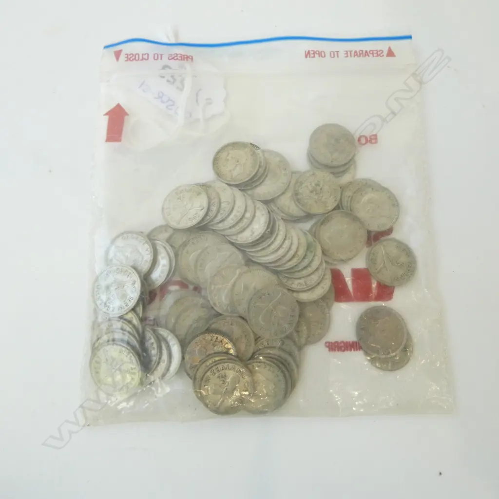 COLLECTION N.Z. 1939 THREEPENCE COINS & N.Z. 1939 SIXPENCE Image 1++