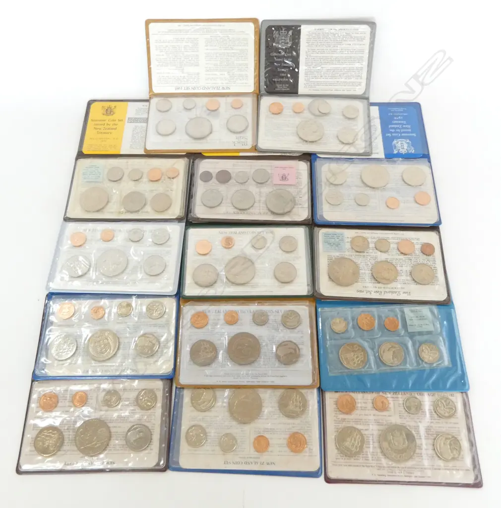 14 NEW ZEALAND COIN ISSUES Incl. UNCIRCULATED SETS Image 1++