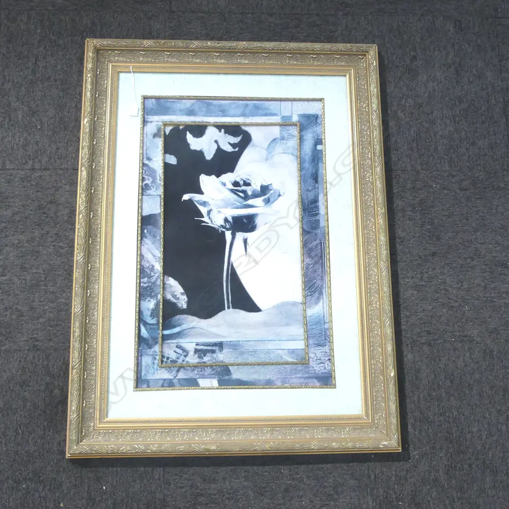 LG GILT FRAME WITH ROSE PRINT 630x1165mm Image 1++