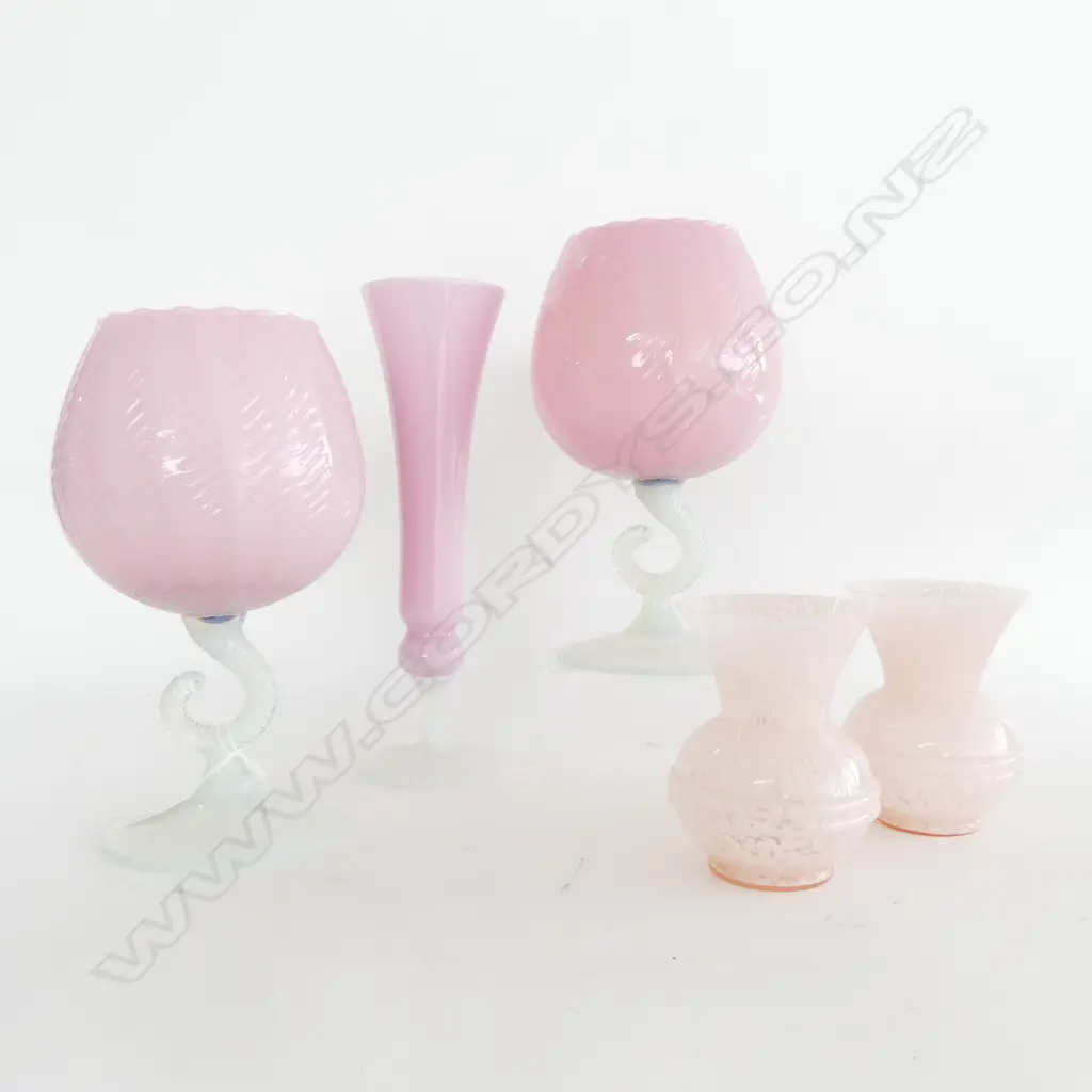 5 PCES PINK GLASS; 2 PRS + 1 H.300mm Image 1++