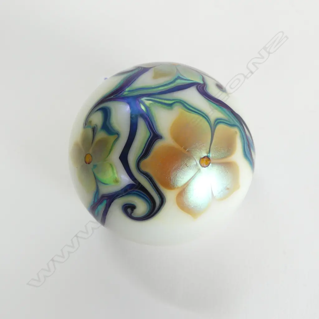 BOXED ORIENT & FLUME ART GLASS PAPERWEIGHT, 100 O, 1975, MARK TO BASE Image 1++