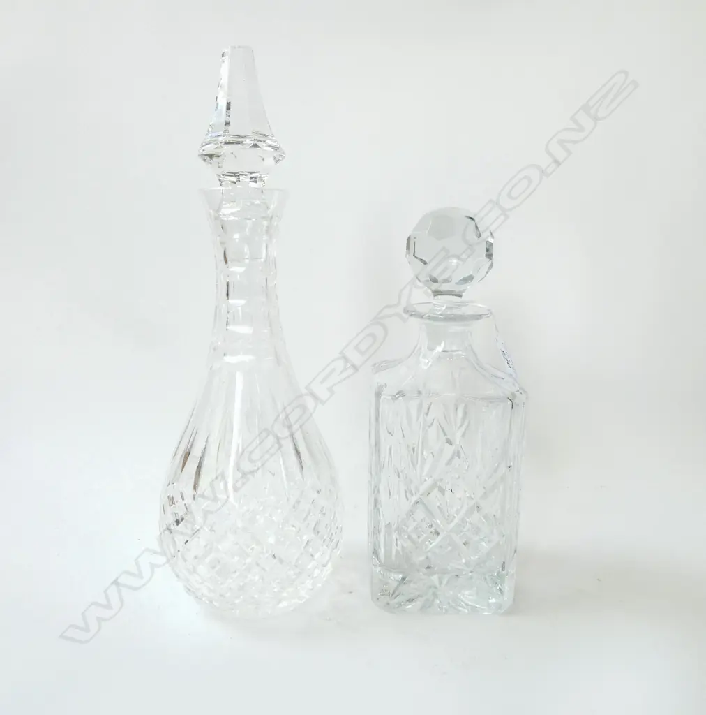 2 CRYSTAL DECANTERS H.340mm Image 1++
