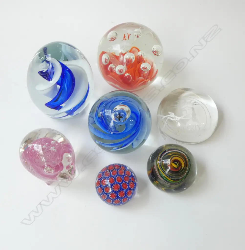7 ART GLASS PAPERWEIGHTS H.105mm Image 1++