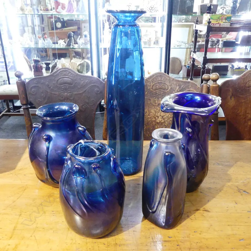 2 PCES ART GLASS BY MEL SIMPSON (1 w. CHIP) & 3 OTHER GLASS Image 1++