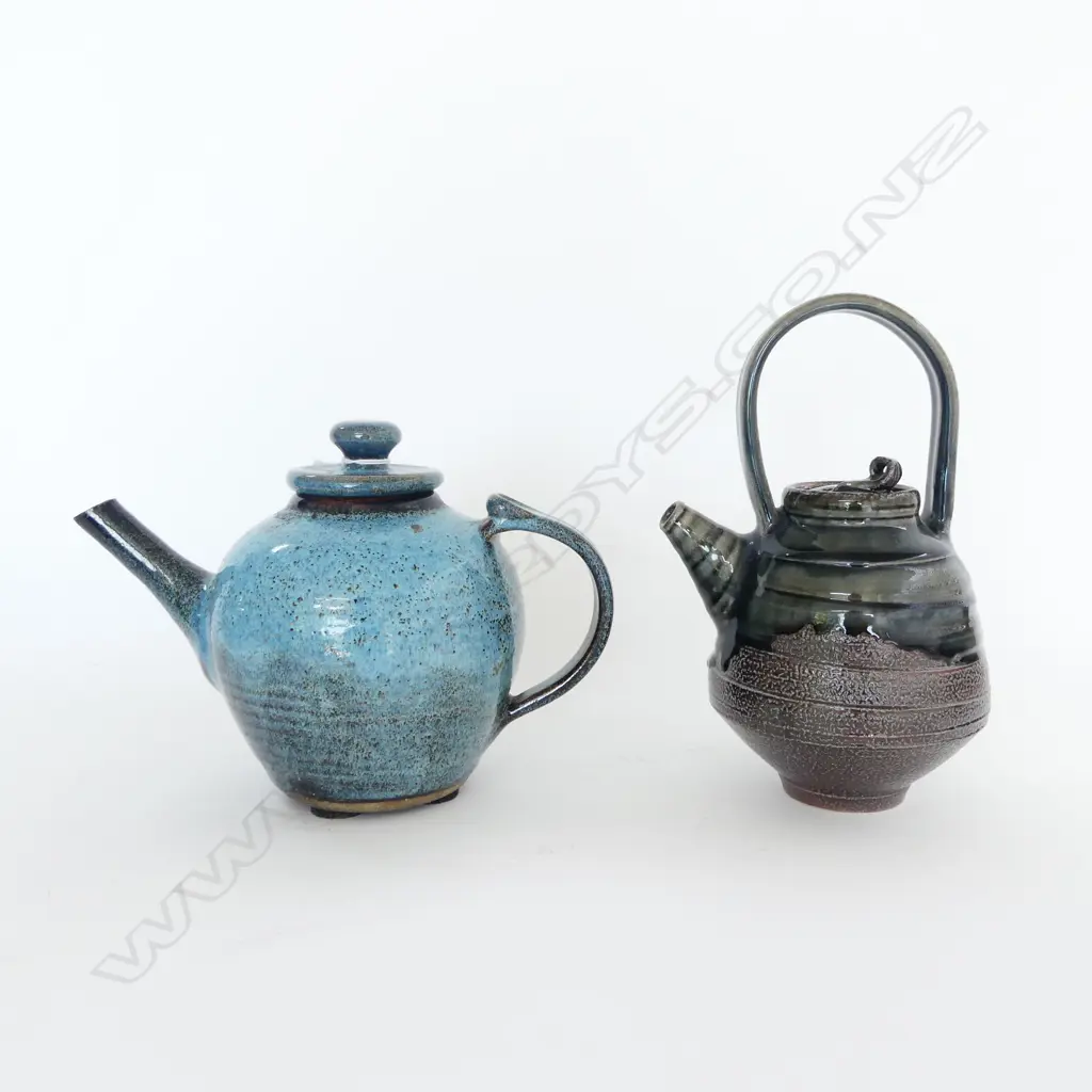 2 STUDIO POTTERY TEAPOTS H.220mm Image 1++