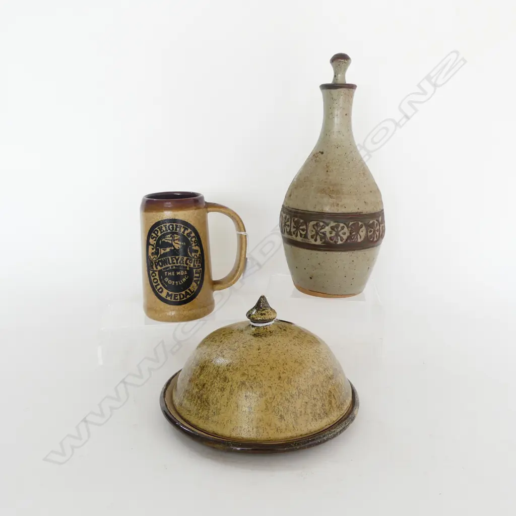 2 PCES N.Z. STUDIO POTTERY w. ENGLISH BEER MUG; LARGEST H.290mm Image 1++