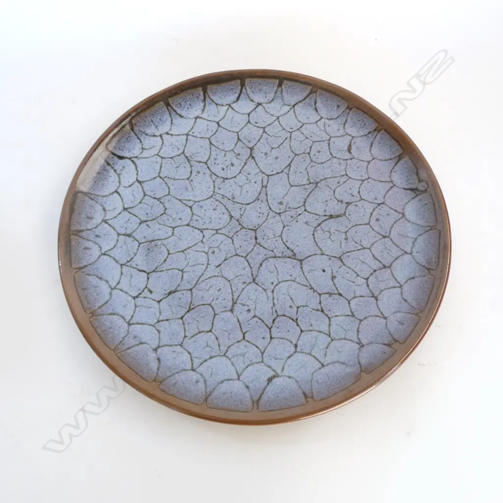 GRAEME STORM LG NZ POTTERY PLATE Dia.350mm.. Image 1++