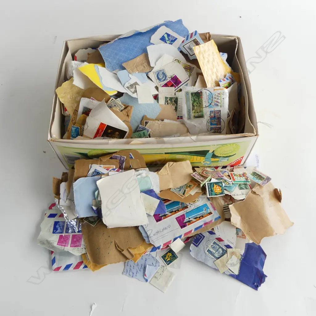 4 STAMP ALBUMS, ASST LOOSE STAMPS & ENVELOPES Image 1++