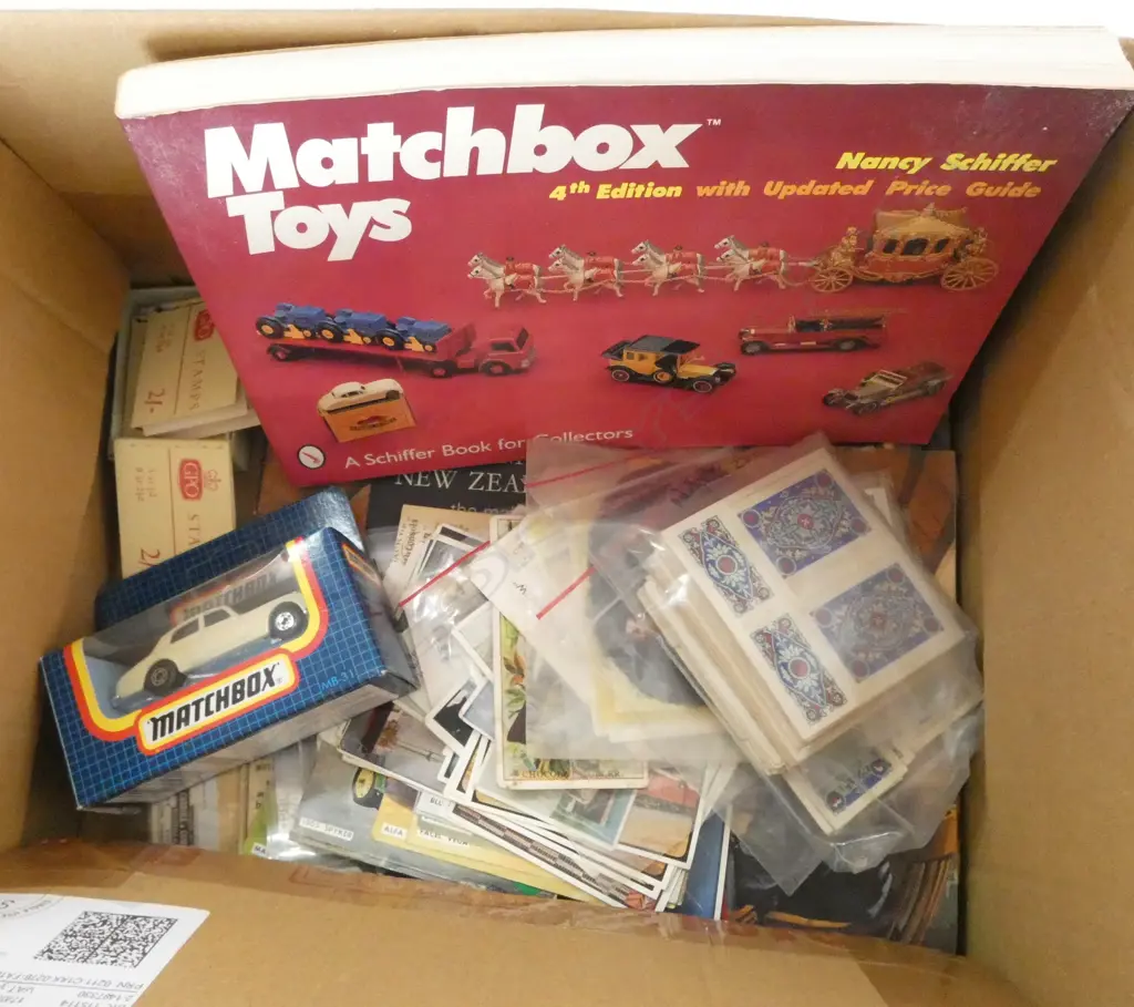 ASST NZ & WORLD CIG. CARDS, MATCHBOX COLLECTORS BOOK & BOXED MATCHBOX MODEL, etc Image 1++