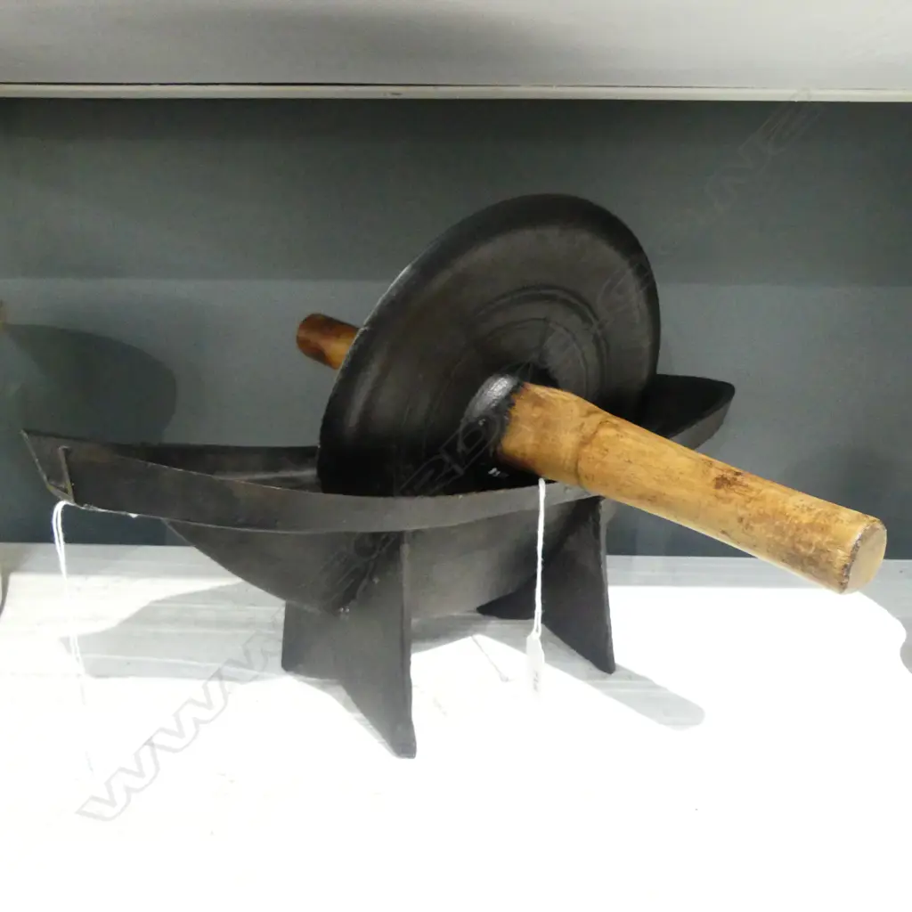 (3158) ANTIQUE CAST IRON & WOOD HERB CRUSHER L.430mm Image 1++
