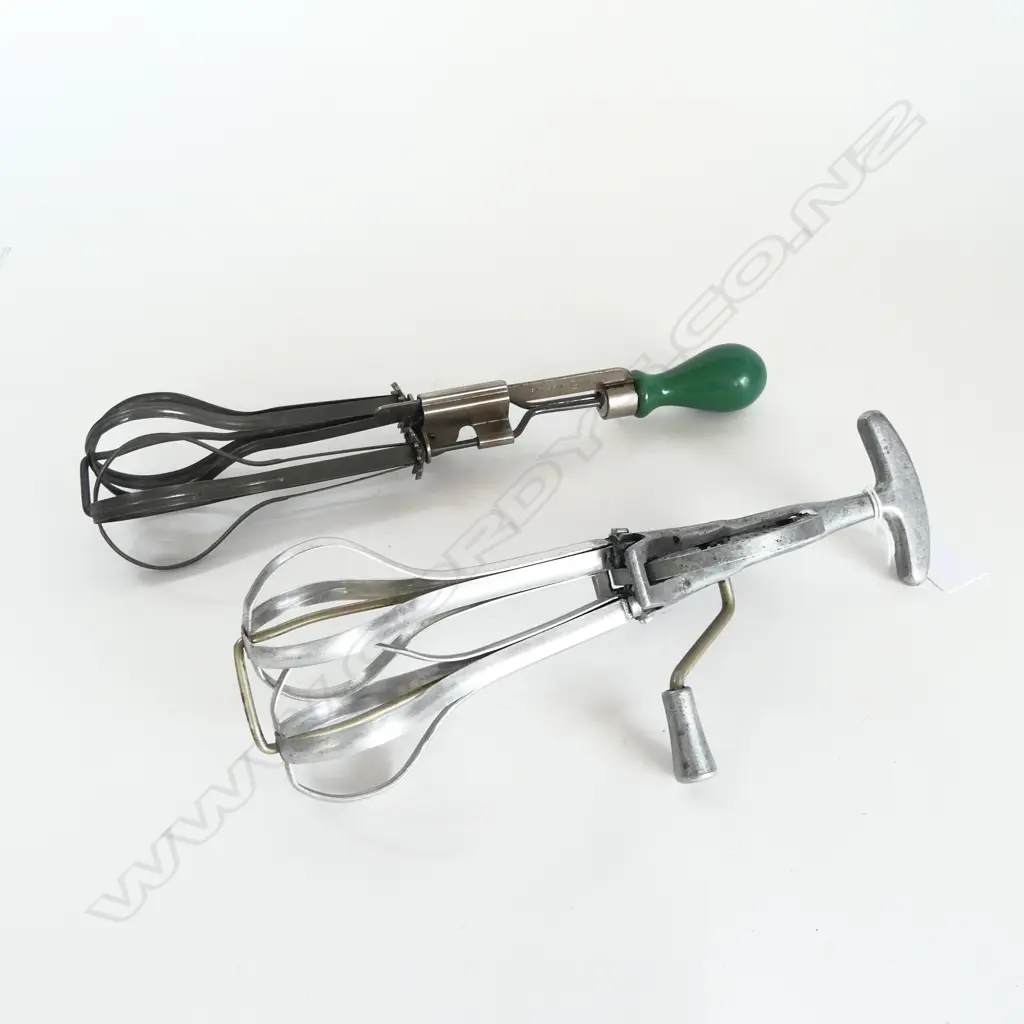 2 VINTAGE WHISKS L.310mm Image 1++