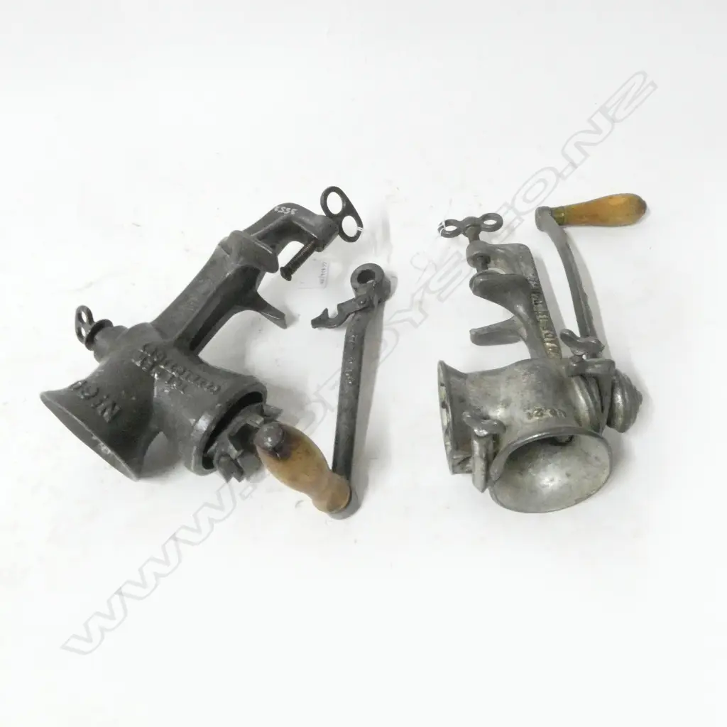3552/2238 2 VINTAGE CAST BENCH  MOUNTED MINCERS L270MM Image 1++