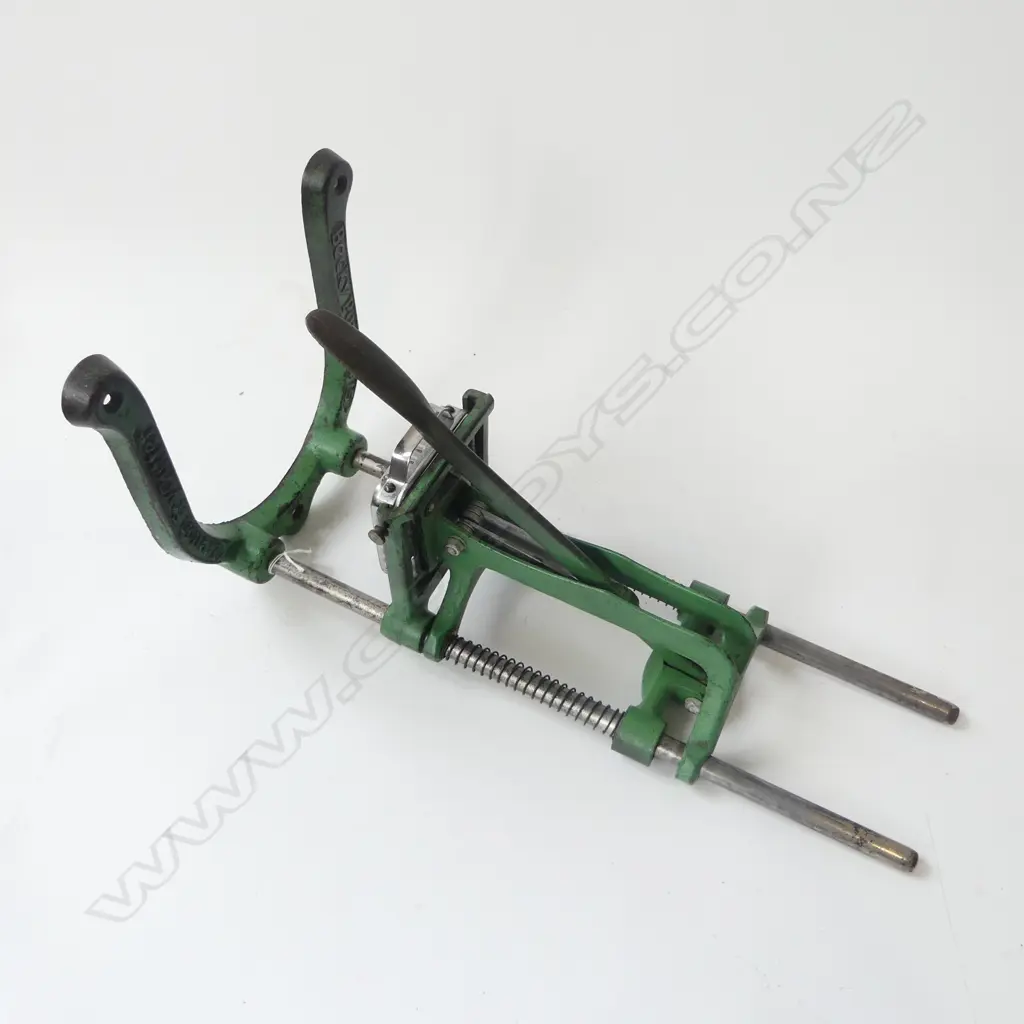 (2092) VINTAGE 1932 CAST IRON & STEEL BECKY PORTER '#15' FRENCH FRY CUTTER H.470mm Image 1++
