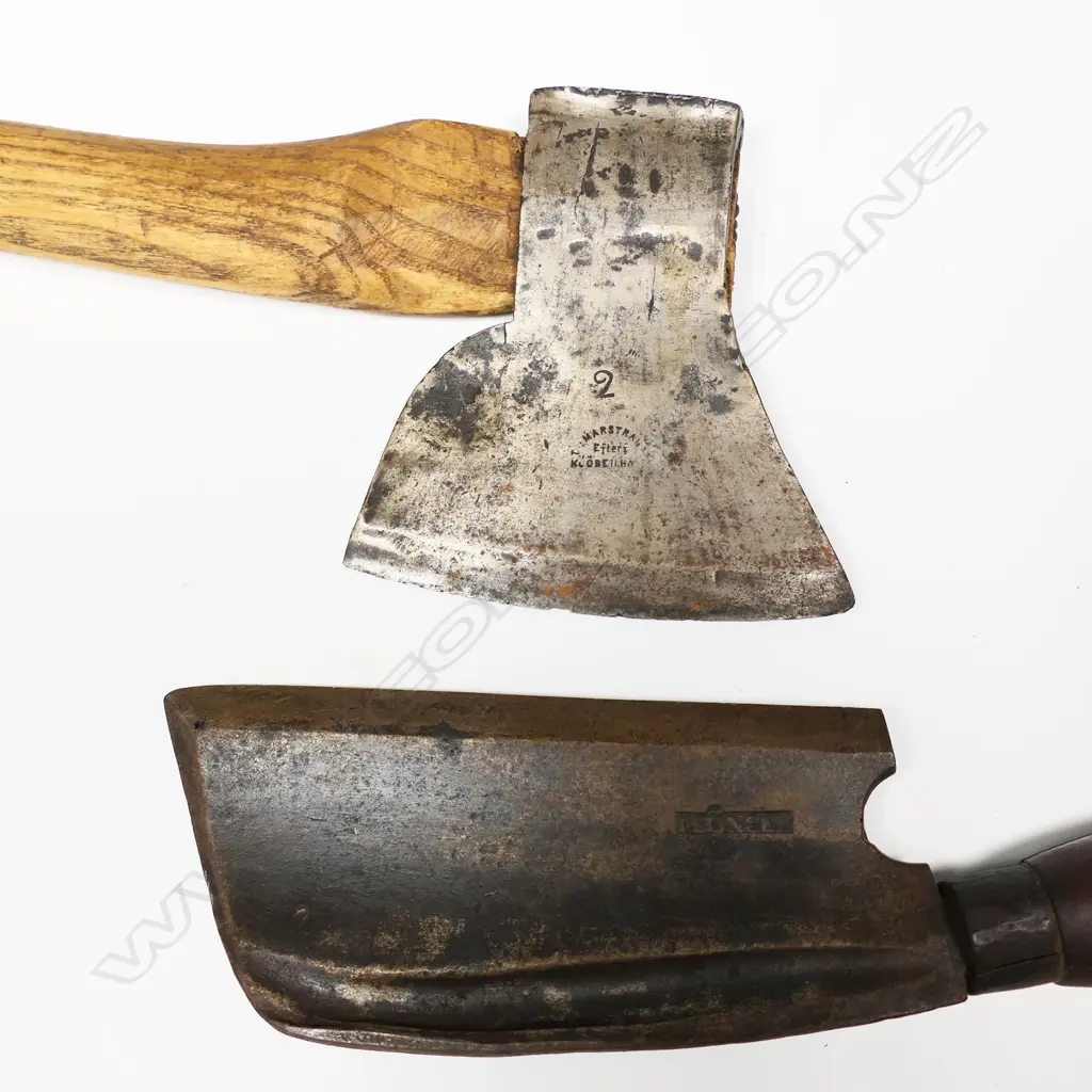 VINTAGE STEEL AXE AND EUROPEAN RUSH CUTTER Image 1++